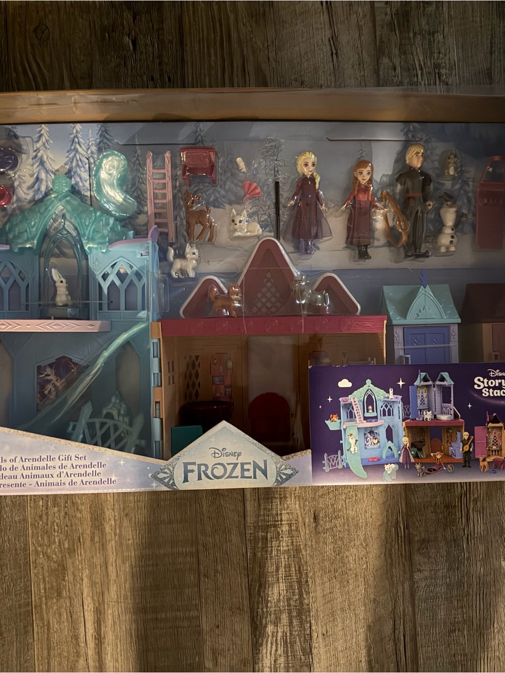 Disney Frozen Playset with Blue, Purple and Pink Accents